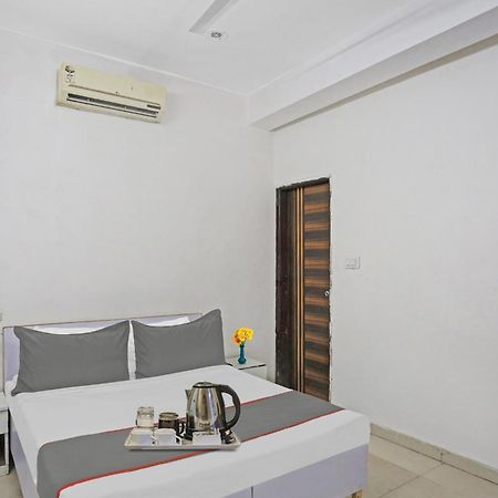 Hotel O Imperial Residency Near Dashrath Puri Metro Station ニューデリー エクステリア 写真