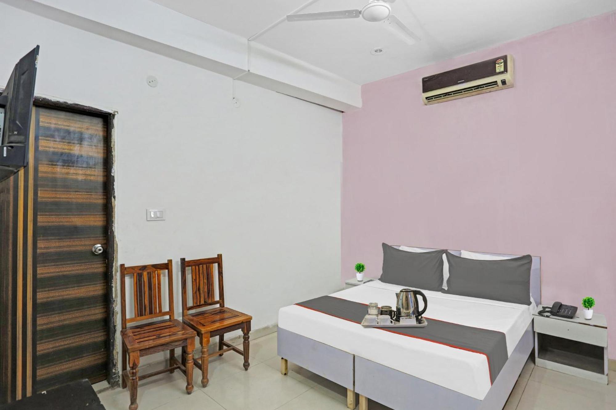 Hotel O Imperial Residency Near Dashrath Puri Metro Station ニューデリー エクステリア 写真