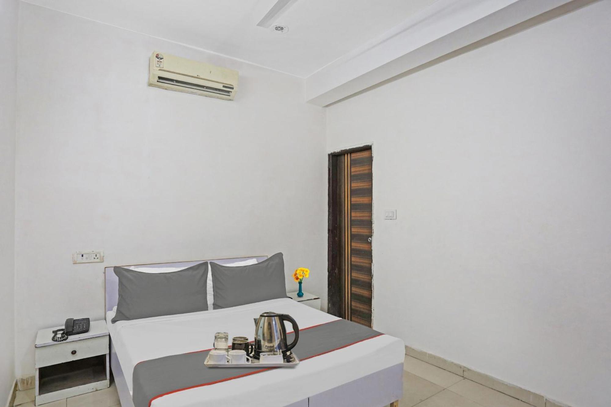 Hotel O Imperial Residency Near Dashrath Puri Metro Station ニューデリー エクステリア 写真
