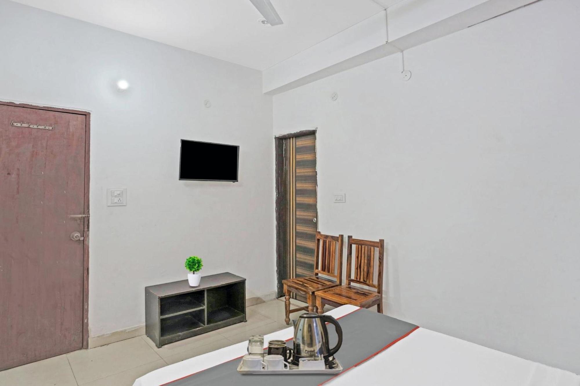 Hotel O Imperial Residency Near Dashrath Puri Metro Station ニューデリー エクステリア 写真